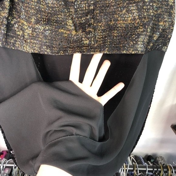 đť…şsachin + Babi Sequin Lace Cutout Drape Top - Picture 6 of 6